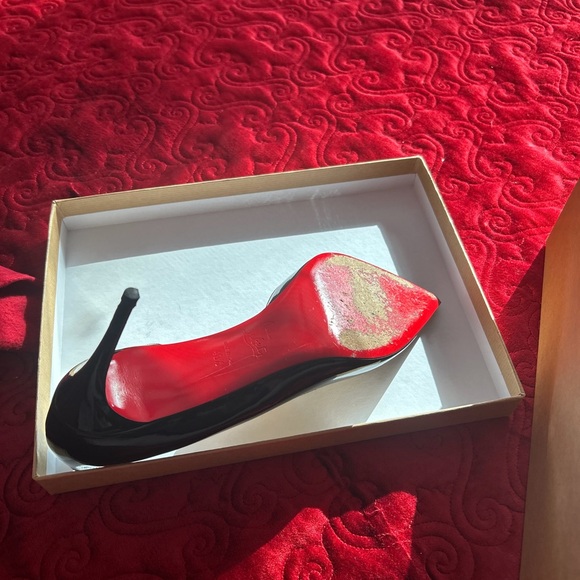 Elegant Black Stiletto Heels - Picture 6 of 7